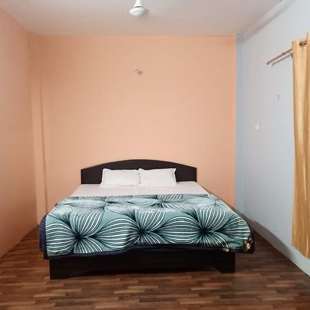 Shri Niwas Homestay Ayodhya Buitenkant foto