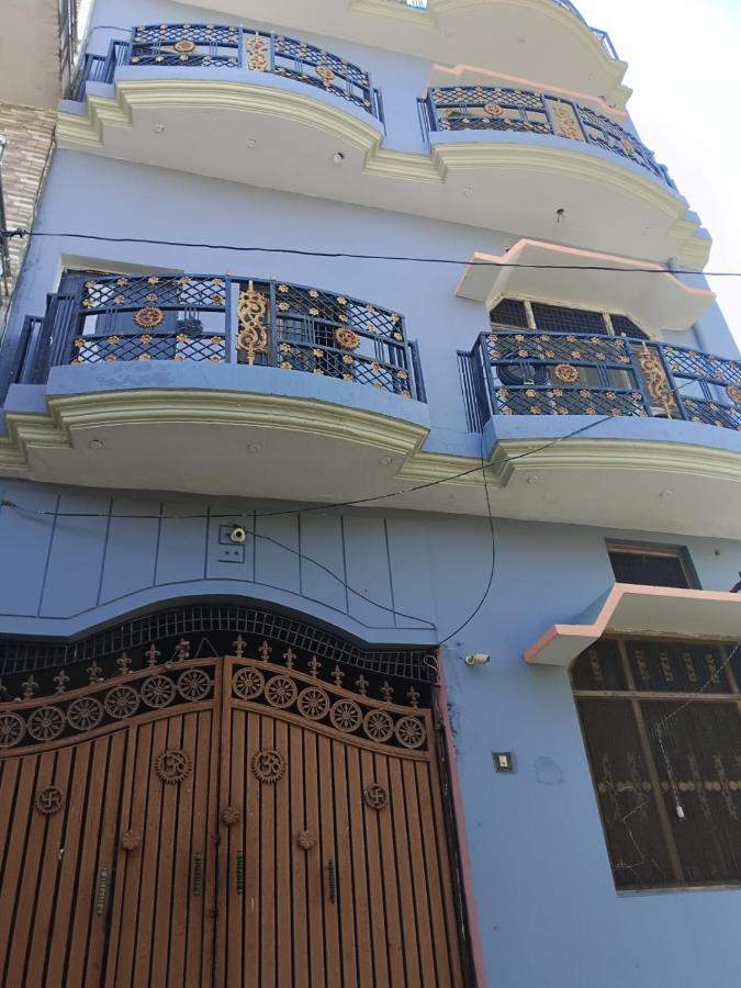 Shri Niwas Homestay Ayodhya Buitenkant foto