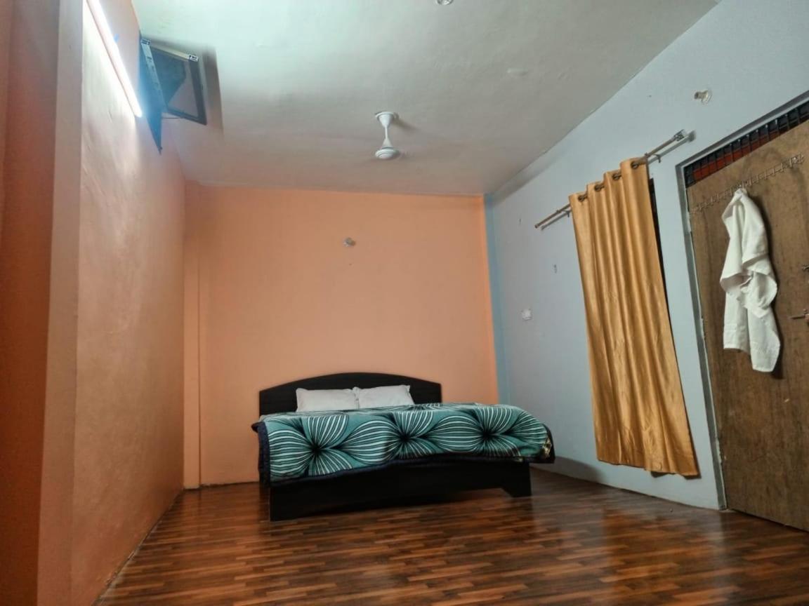 Shri Niwas Homestay Ayodhya Buitenkant foto
