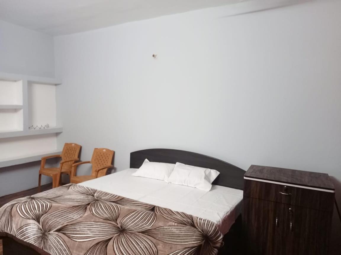 Shri Niwas Homestay Ayodhya Buitenkant foto